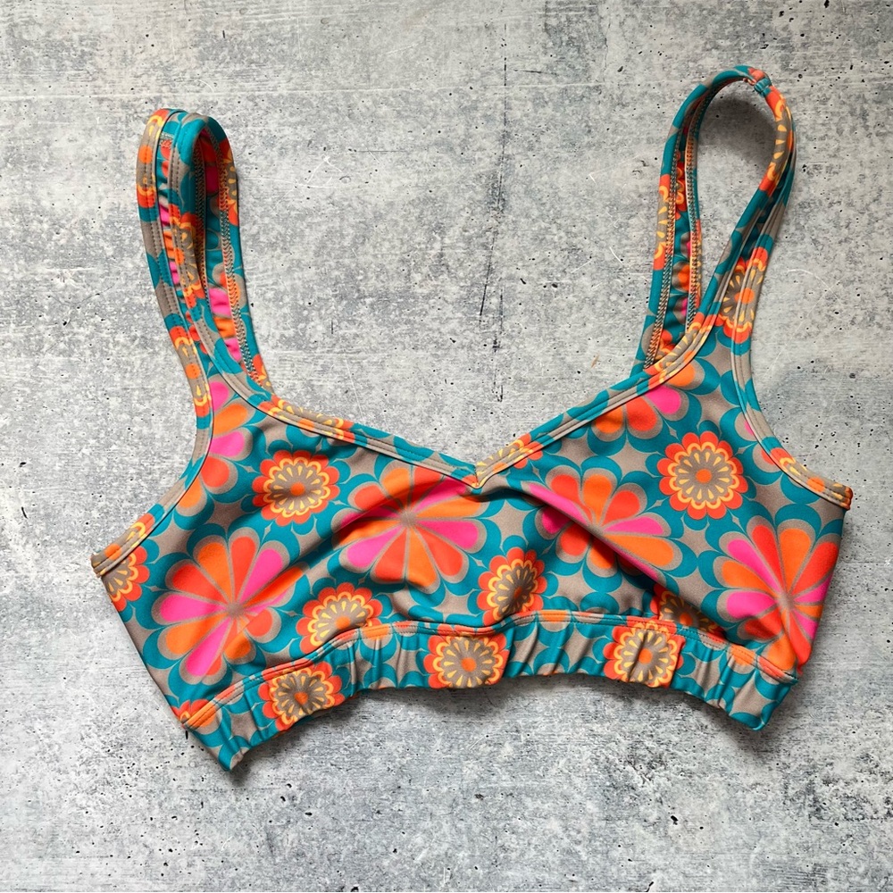 Beyond Yoga Colorful Floral Sports Bra - Teal and Orange
